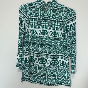 Green and White Patterned Long Sleeve Top